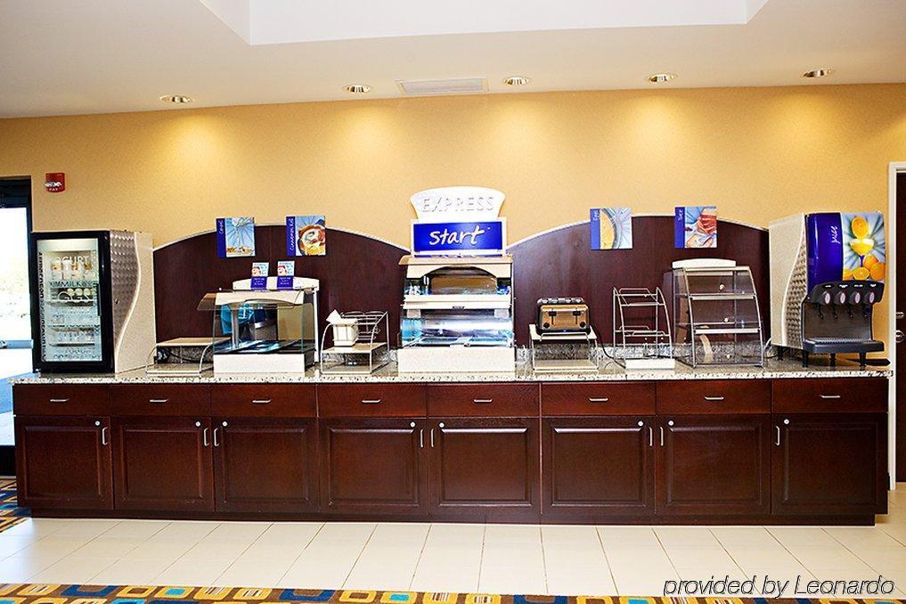 Holiday Inn Express & Suites Youngstown West I 80, An Ihg Hotel Restaurace fotografie