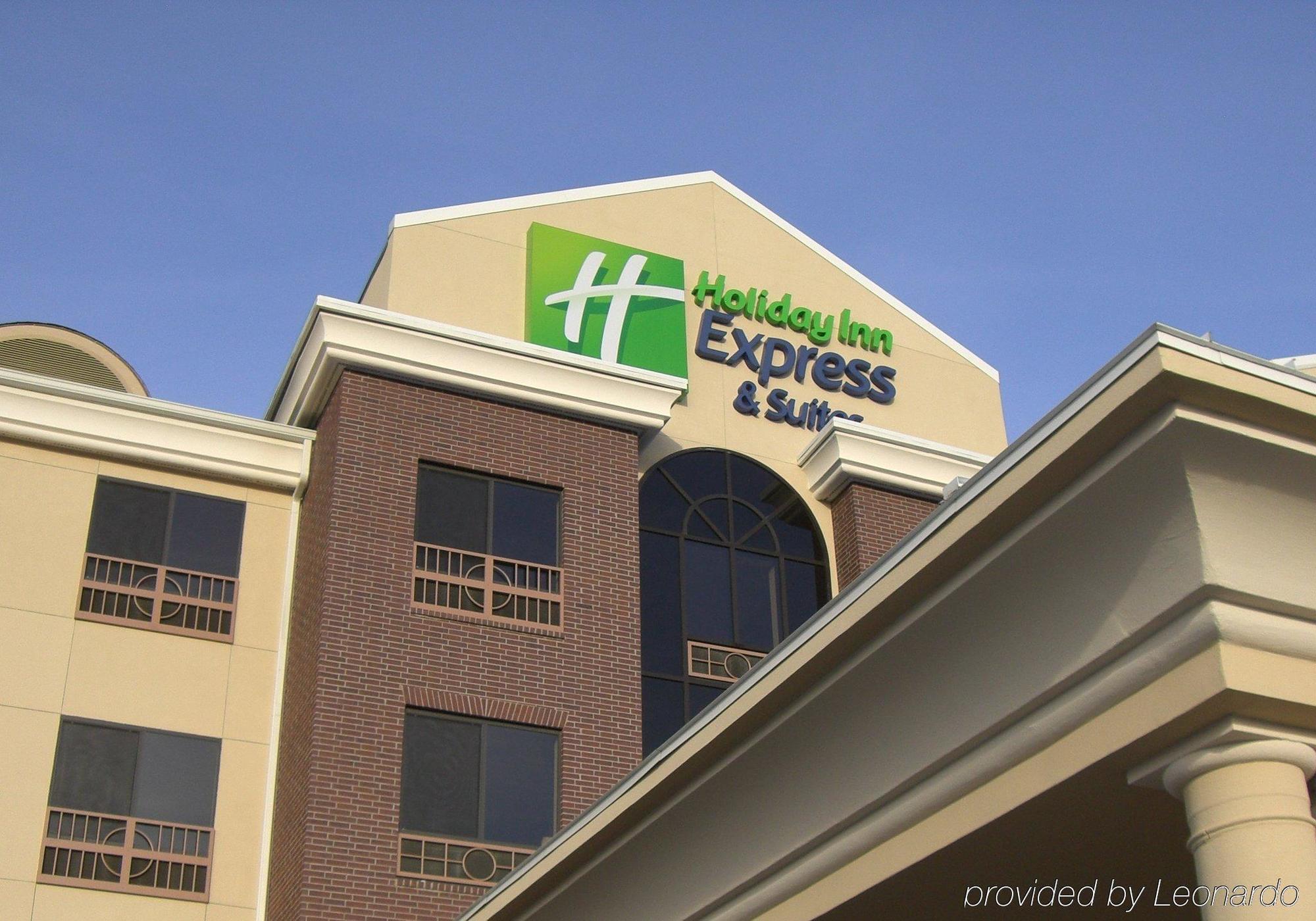 Holiday Inn Express & Suites Youngstown West I 80, An Ihg Hotel Exteriér fotografie